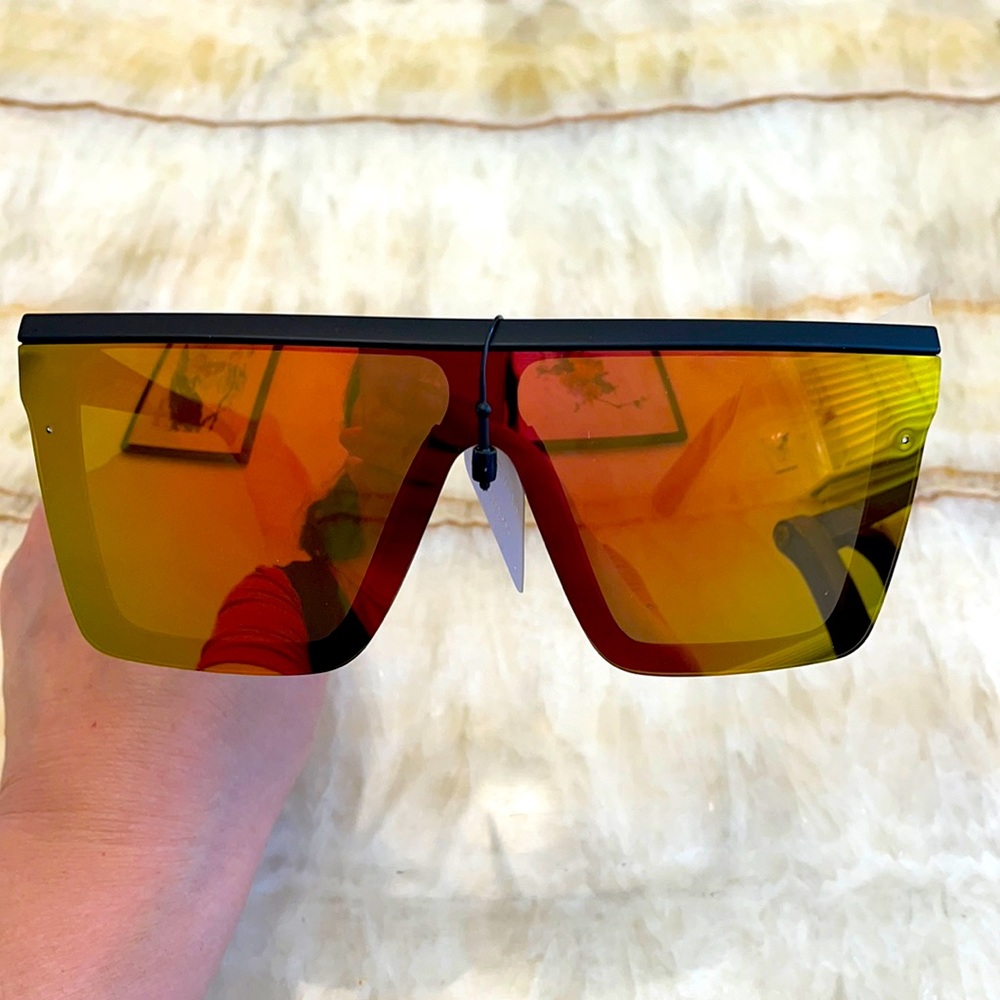NWT fashion sunglasses